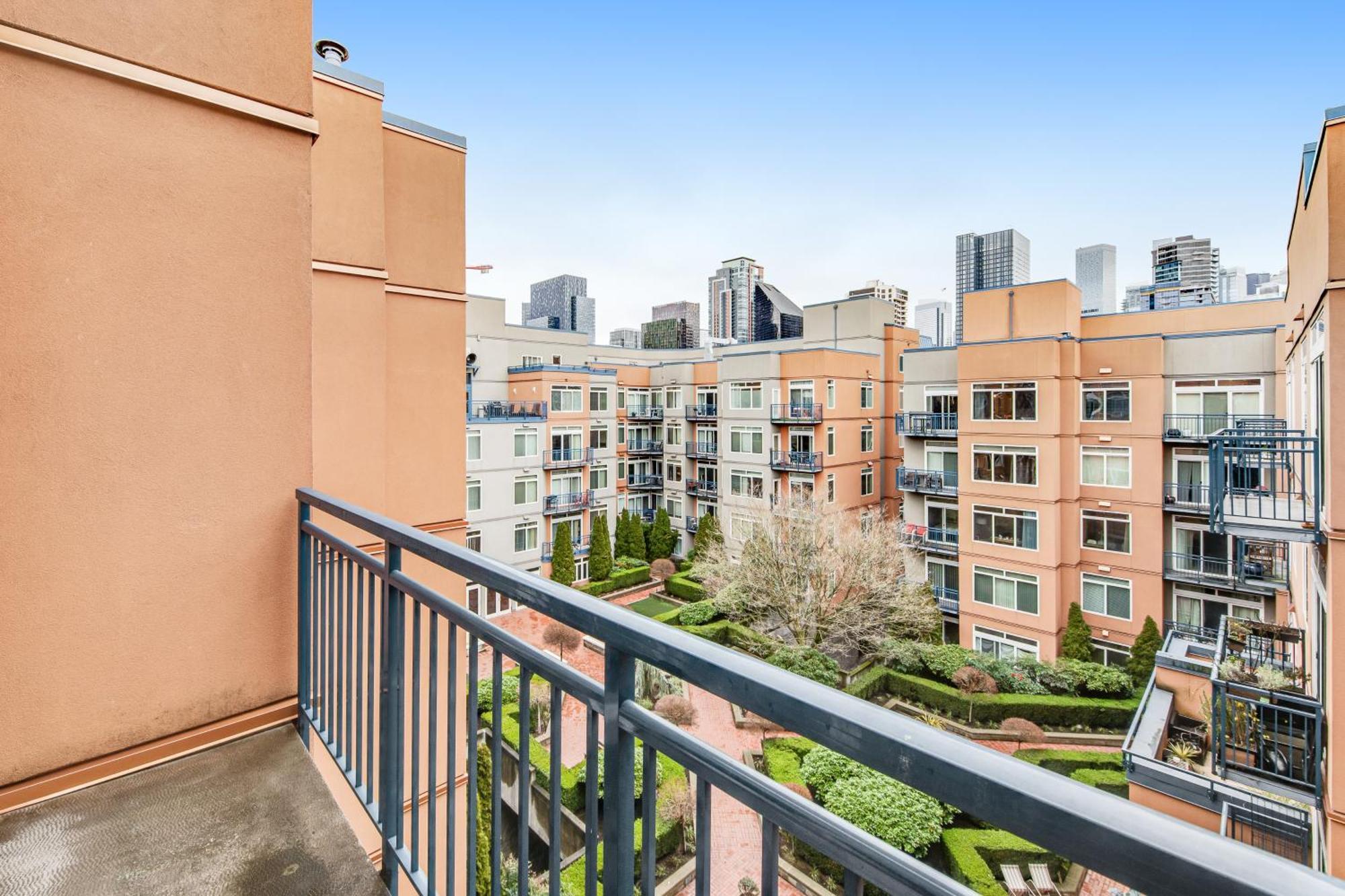 Belltown Court III Apartment Seattle Room photo